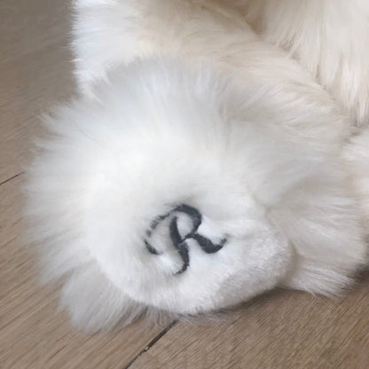 J'ajoute la broderie sur la patte de l'Ours Jules (80€)